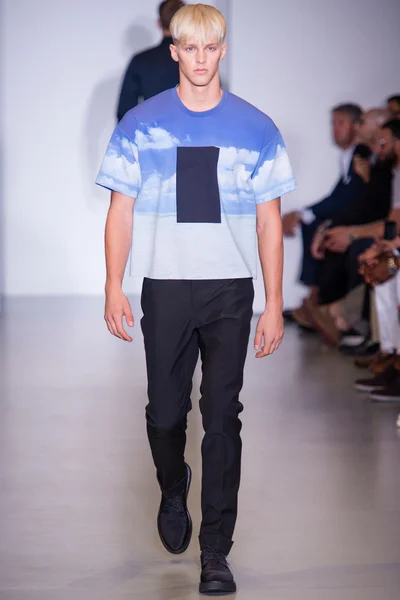 Look 19